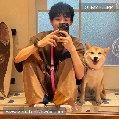 劳麟非